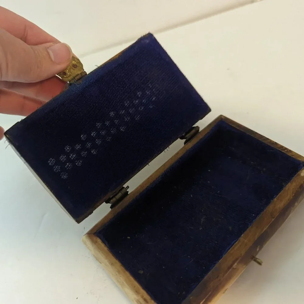 Vintage Brass Hammered Bone Box Keepsake Jewelry Lined Smoke Indian‎ Trinket